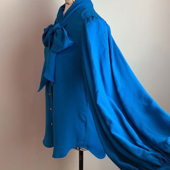 Chico’s Long-Sleeve Crepe Tie-Neck Blouse NEW! - Picture 9 of 12